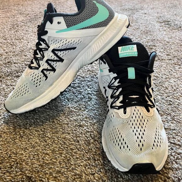 Nike Women's Zoom - Picture 3 of 5